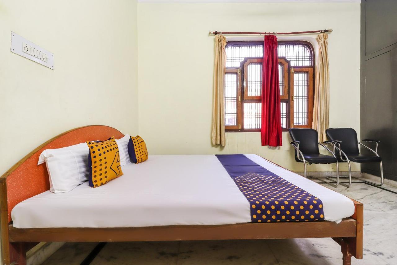 Hotel Spot On 70311 Rangoli Palace Lakhnaú Exteriér fotografie