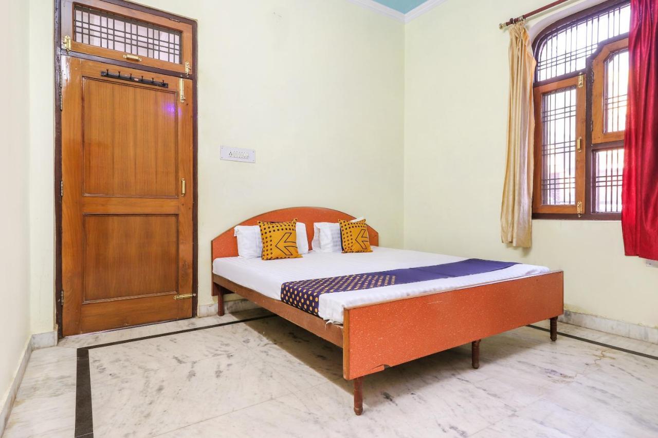 Hotel Spot On 70311 Rangoli Palace Lakhnaú Exteriér fotografie