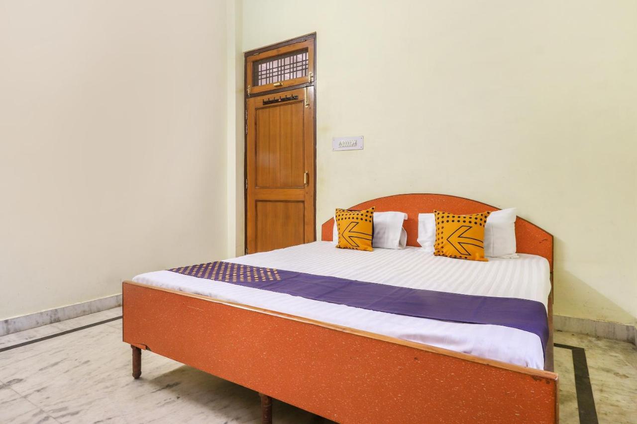 Hotel Spot On 70311 Rangoli Palace Lakhnaú Exteriér fotografie