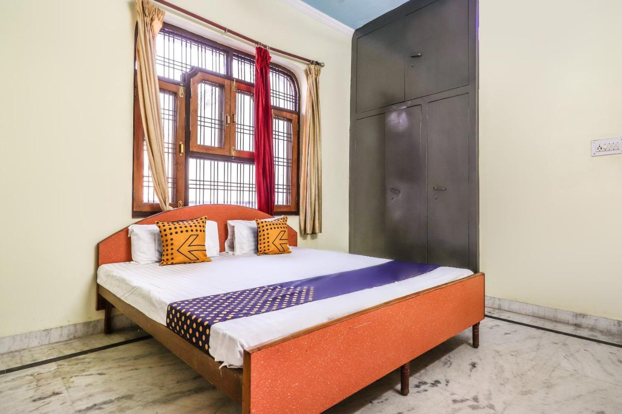 Hotel Spot On 70311 Rangoli Palace Lakhnaú Exteriér fotografie